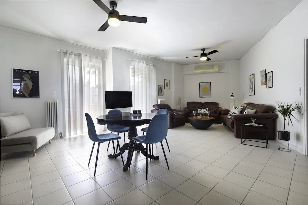 Renaissance City Apartment