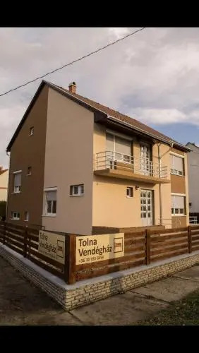 TOLNA VENDéGHáZ
