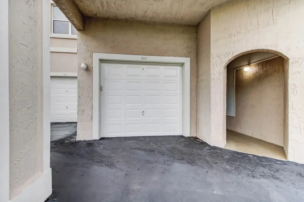 1 Block From the Beach, Next to Ft Clinch State Park and 2 Miles From Historic Centre Street