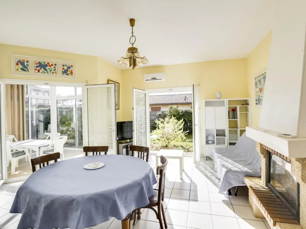 Villa 2 chambres proche plage, jardin, véranda, clim, wifi à Biscarrosse - FR-1-521-19