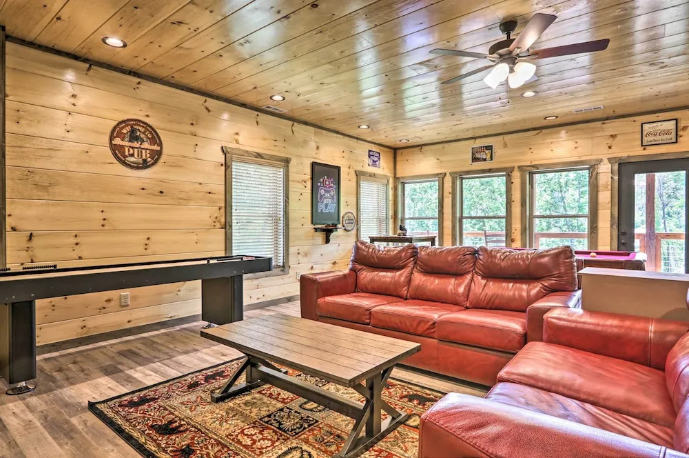 Hot Tub, Game Room, Decks: Cabin in Gatlinburg