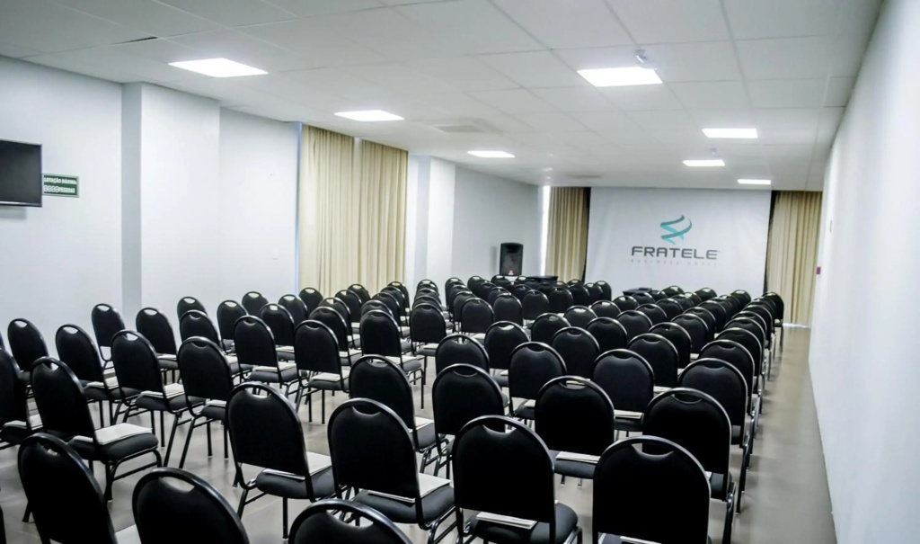 Fratele Business Hotel