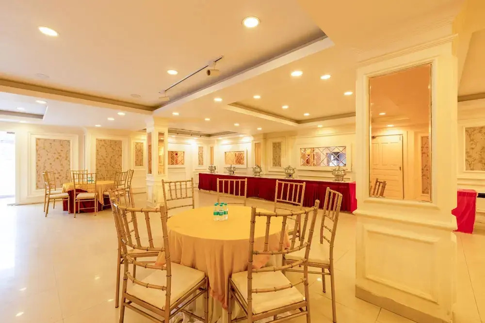 Hotel the classic inn noida sec 70