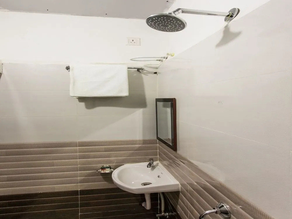 Hotel O Madhur Inn