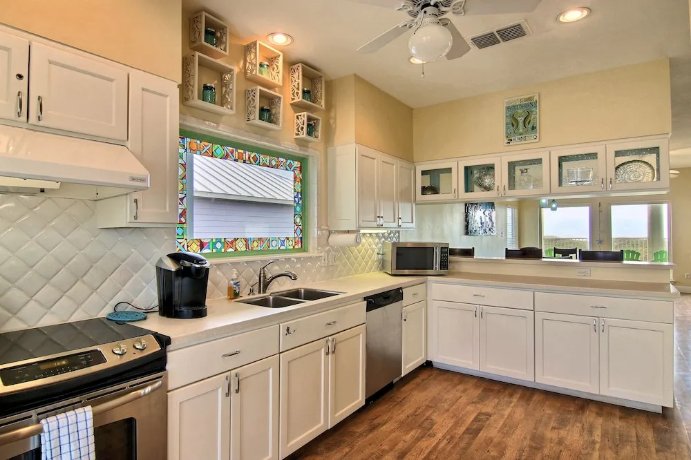 Ocean Oasis 5 Bedrooms 4 Bathrooms Home