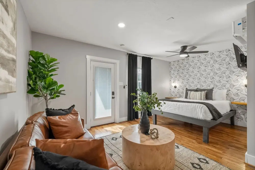 Central Houston Studio Near Eado and Downtown