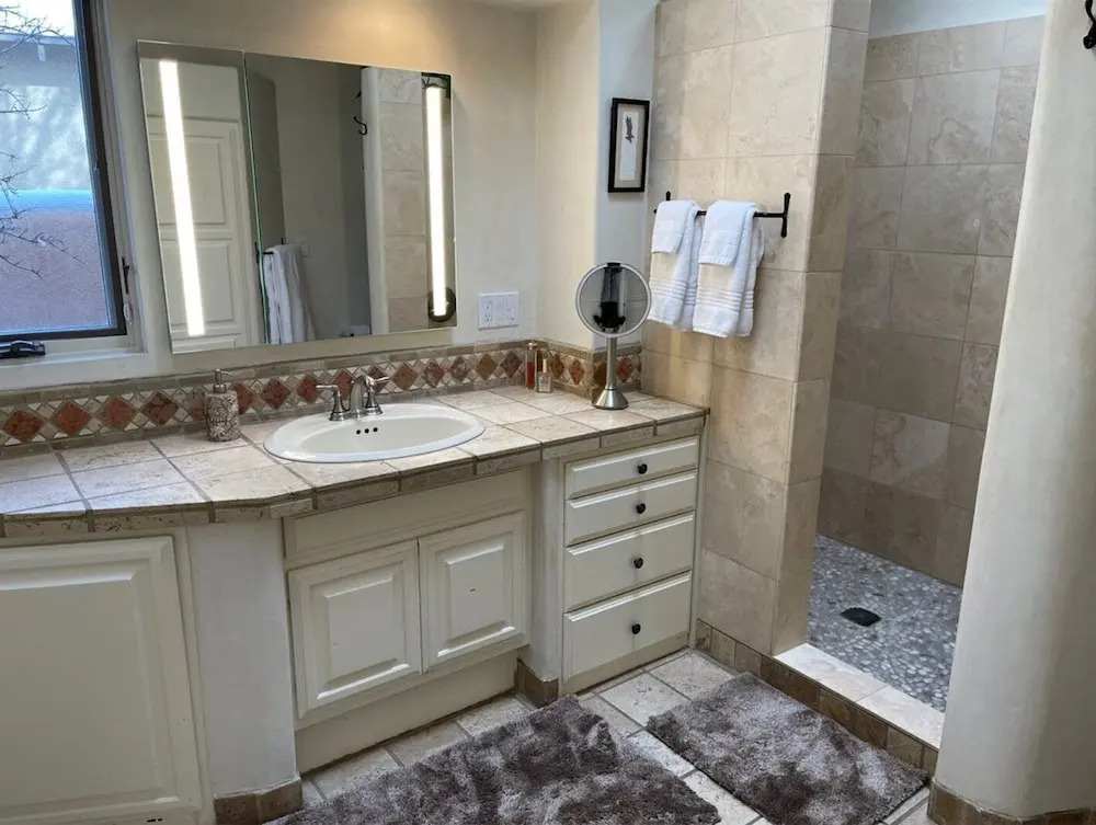 Casa De Gracia - Historic East Side Sanctuary, Perfect for Working From Home