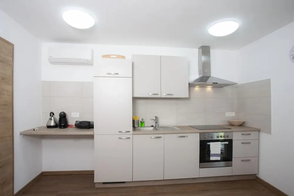 Razingar Apartments