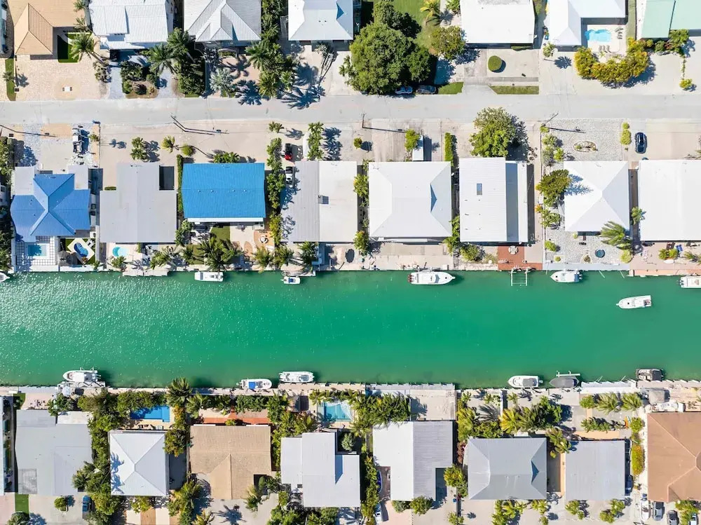 Seabreeze Cove Waterfront Gem 38 Foot Dock Cabana Club