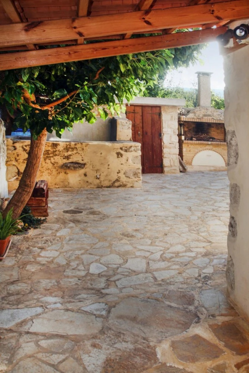 House with 2 bedrooms in Georgioupoli with wonderful mountain view enclosed garden and WiFi 3 km from the beach