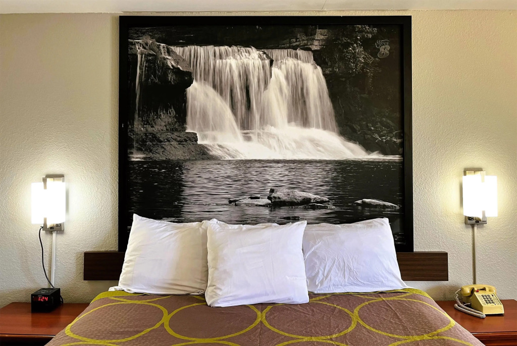Super 8 by Wyndham Vincennes