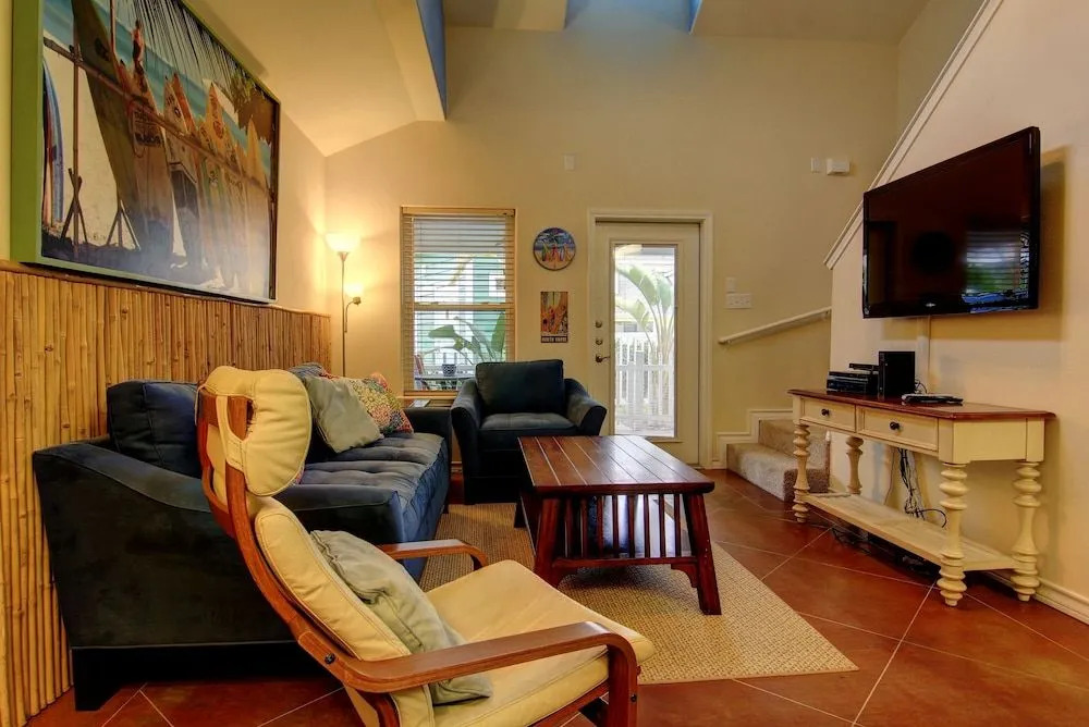 The Surf Shack Pb105 3 Bedrooms 2 Bathrooms Condo