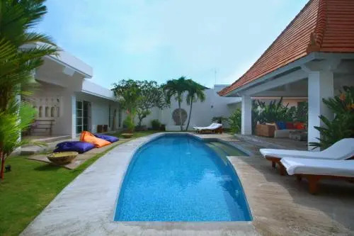 Villa Mutiara Putih by Optimum Bali, Central Seminyak, Walk to beach