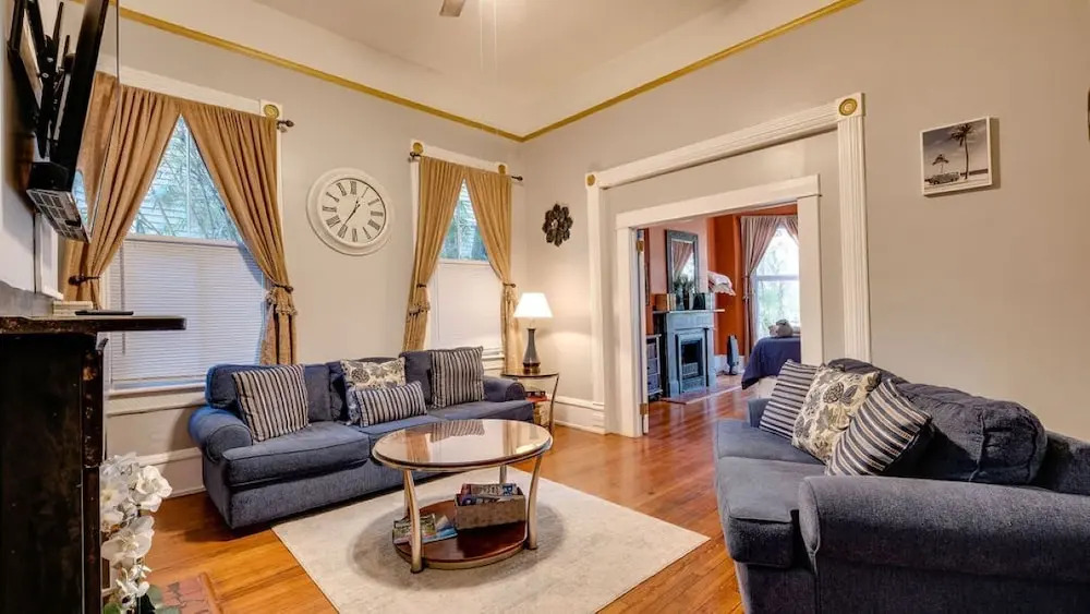 Elegant 2BR on Forsyth Park