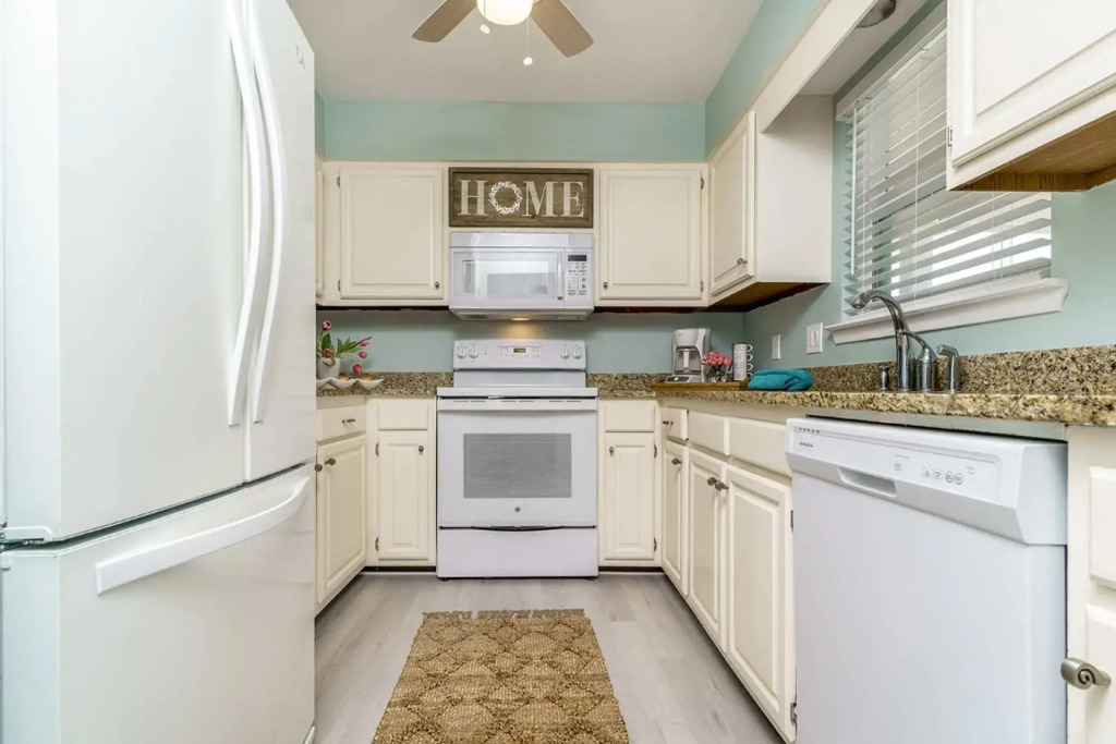 Gulf Winds Court 202 - Emerald Cove Oasis