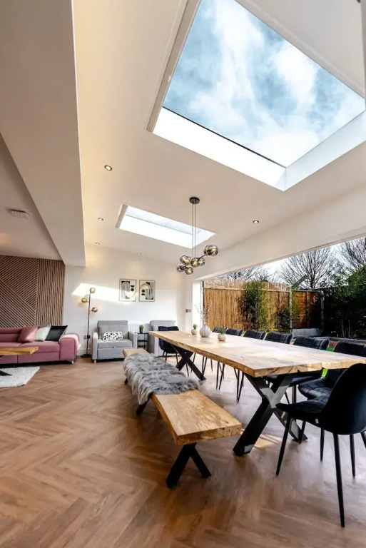 Luxury 8 Bed Home Manchester