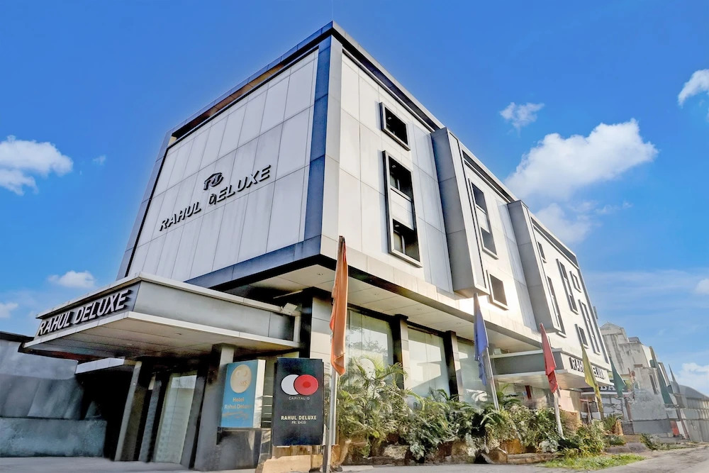 Hotel Rahul Deluxe