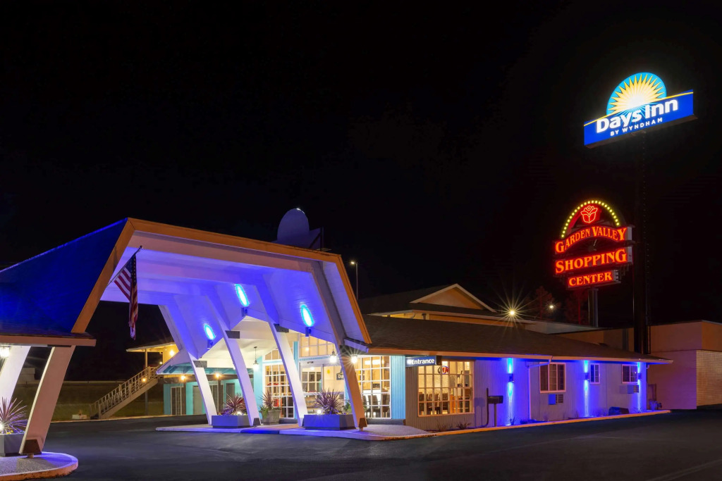 Rosewood Inn & Suites