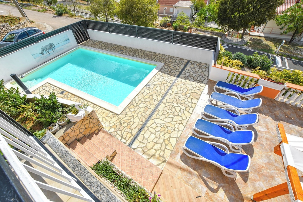 House Rovana