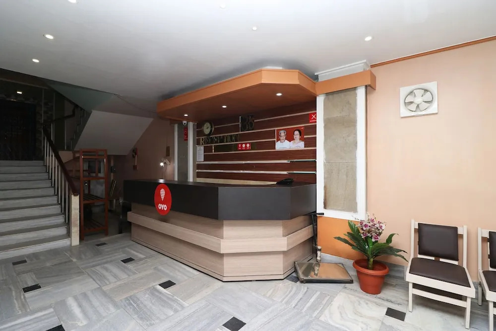 OYO 7933 Hotel Trimurty International