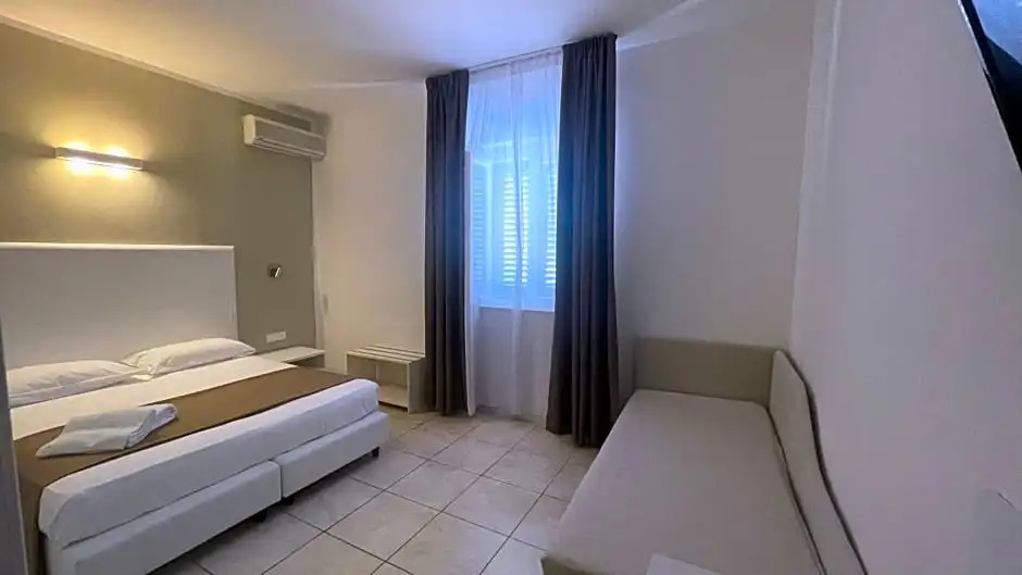 Hotel LOgliera