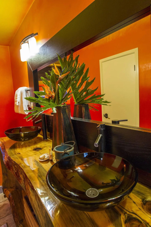 Nomads Hotel