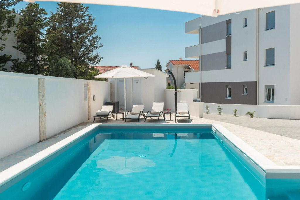 Villa Star 5 luxury apartment with a pool