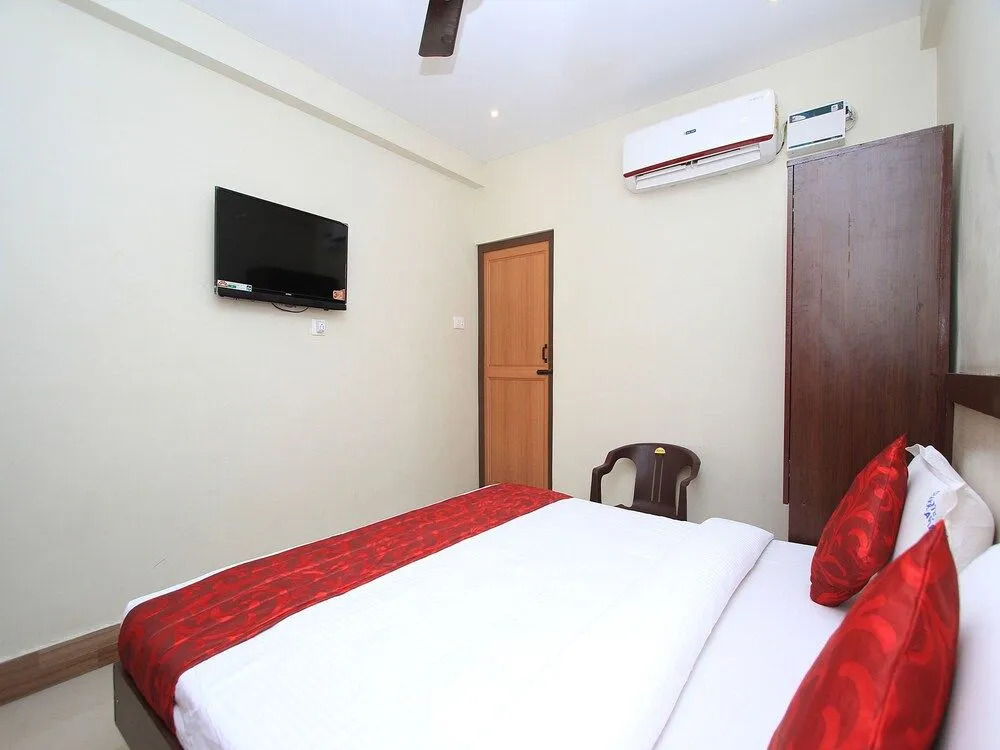 OYO Flagship 16691 Hotel Chakkaravarthi
