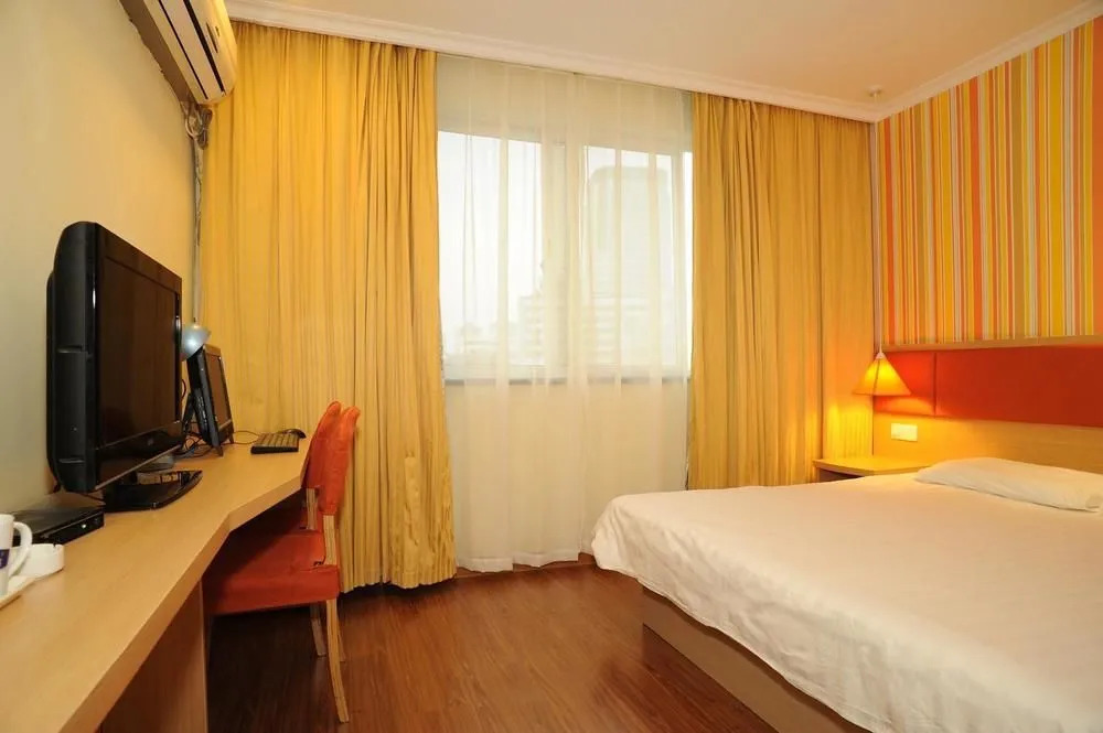 Home Inn Selected Hangzhou West Lake Wulin Square Center