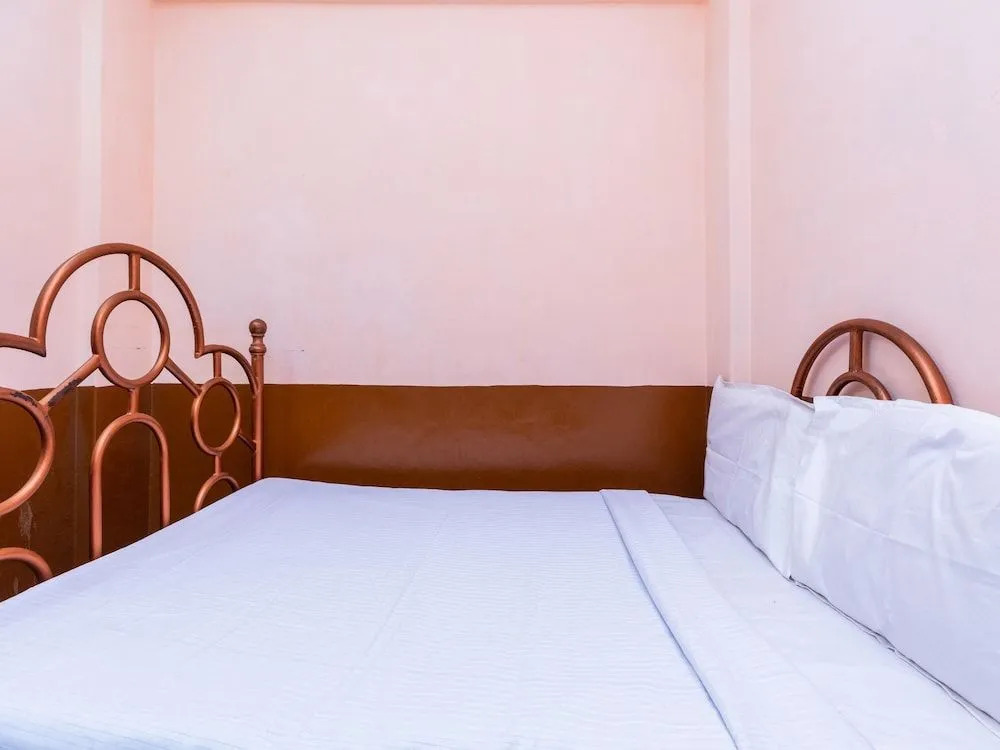 SPOT ON 39886 Hotel Vijay