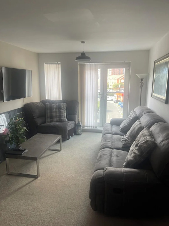Apartment Sleeps 4 With Free Parking