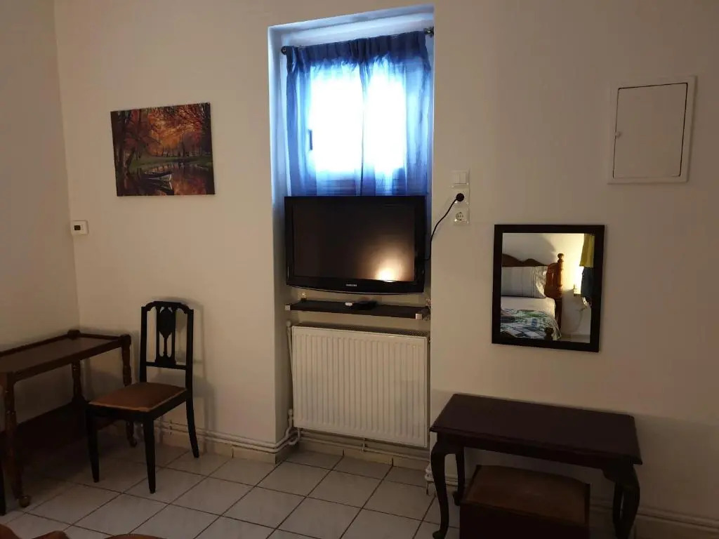 Antonia family house near center