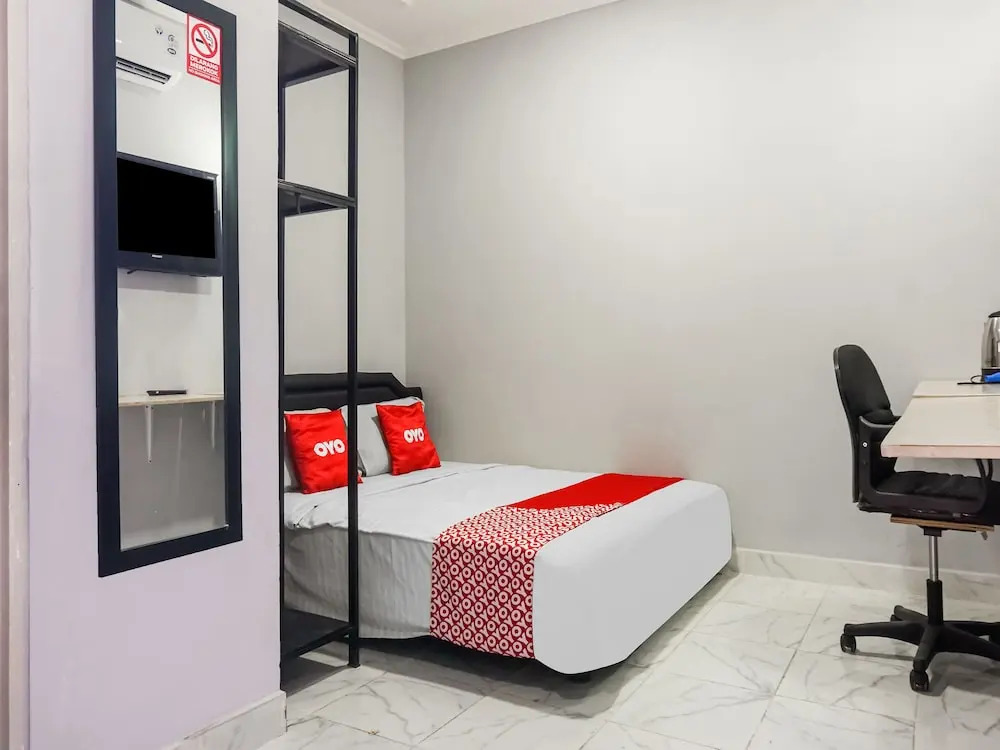 Collection O 91131 New V1 Hotel Near Stasiun Mangga Besar