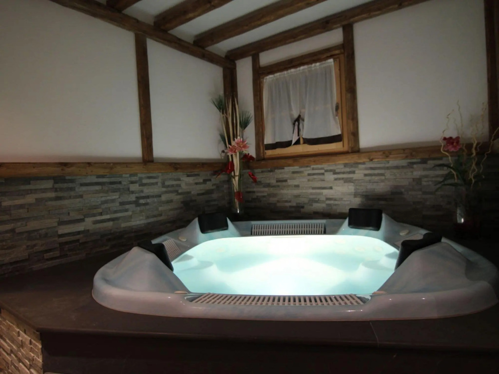 Accommodation with wellness center, in Val di Sole, 1km away from the ski bus