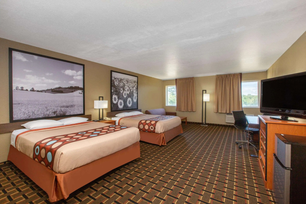 Super 8 by Wyndham Ottawa