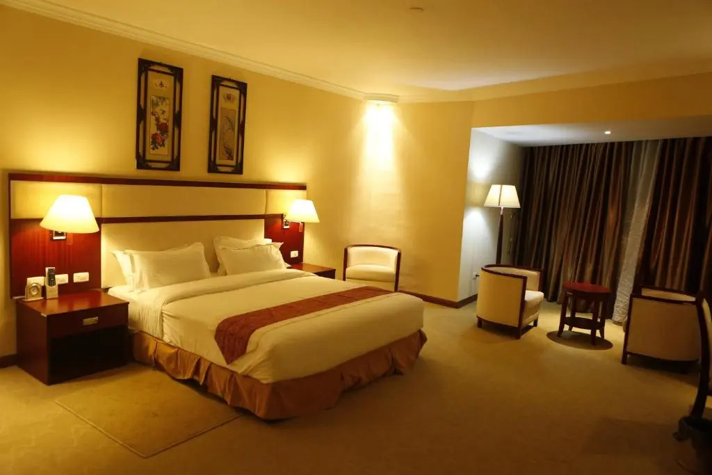 Planet Hotel
