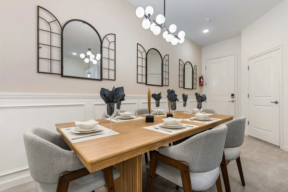 5BR 5BA Paradiso Grande - Walk to Seaworld 10507
