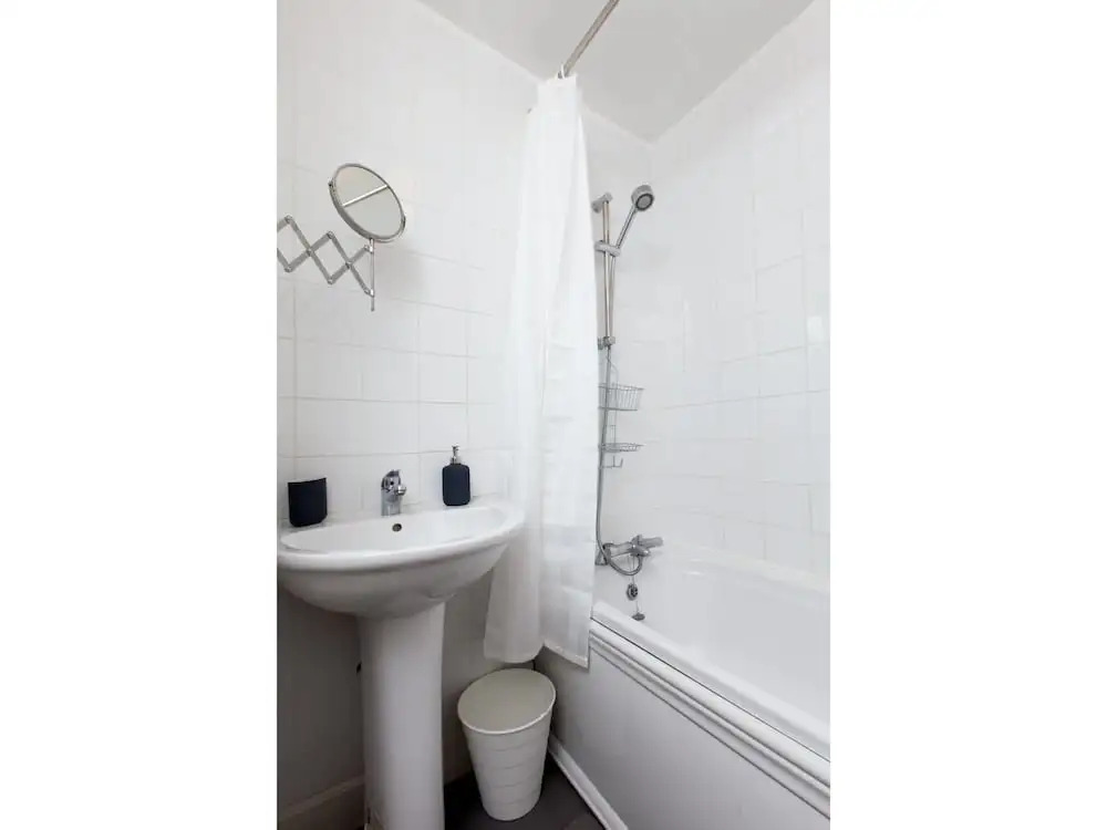 Stylish/spacious/central! Fab Festival Flat For 4
