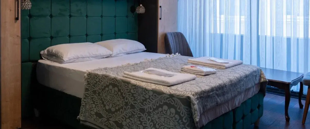 Middle Village Suit Hotel