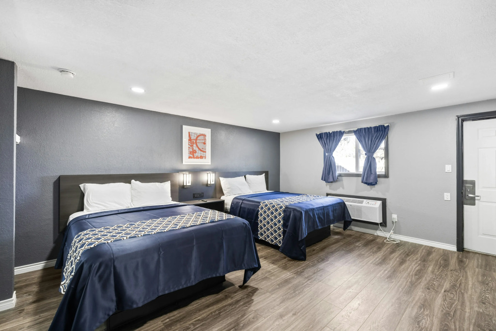 Western Inn by Capital O Cleburne TX