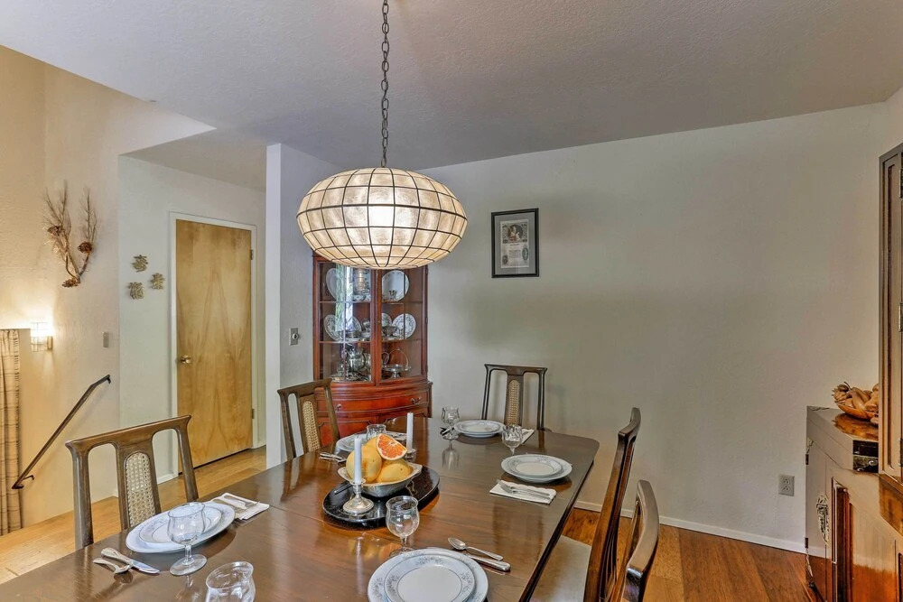 Lake Almanor Country Club Home w/ Views!