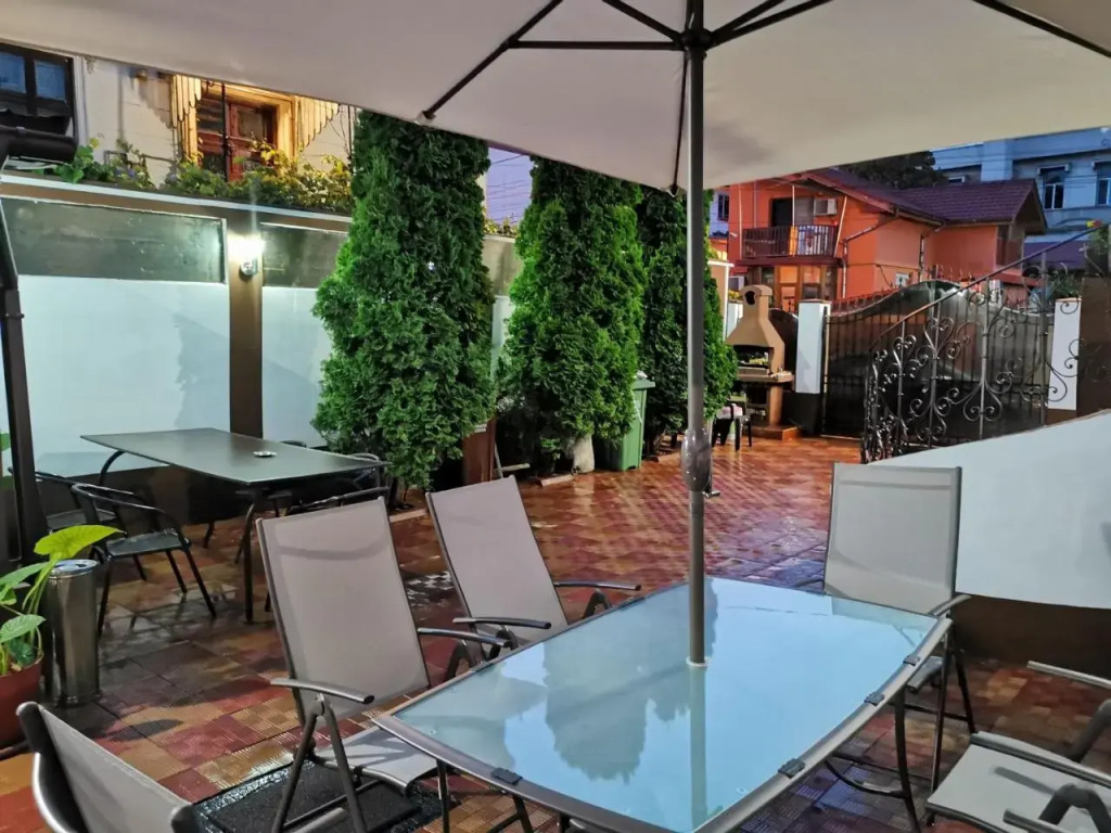 Joe Hostel