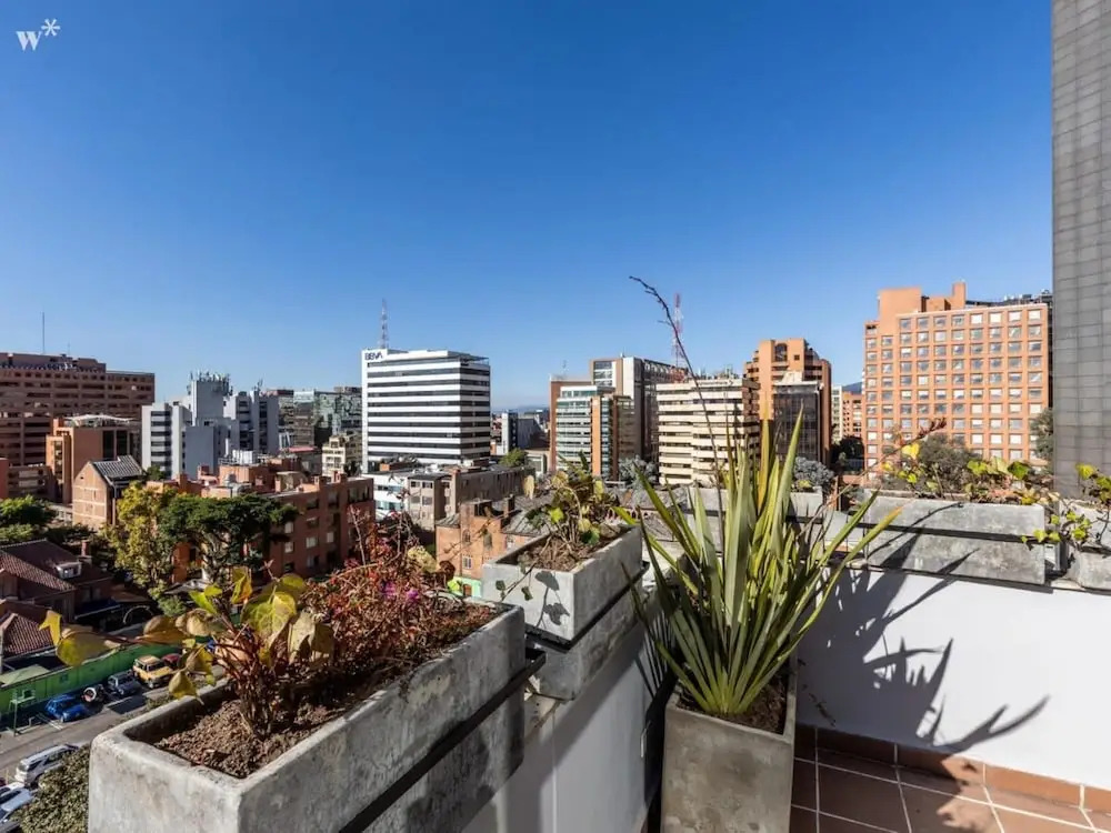 w Amazing 1BR With Terrace in Chico