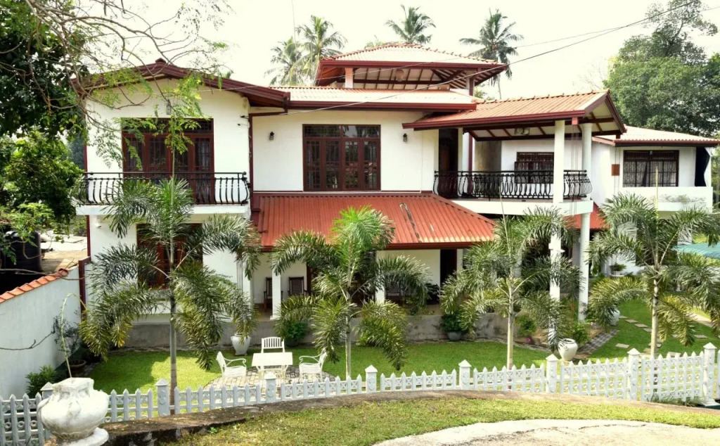 Casa White Lounge