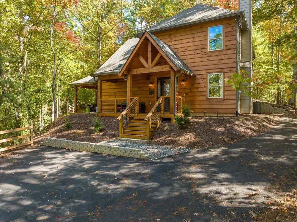 Whitetail Woods 3 Bedroom Home by RedAwning