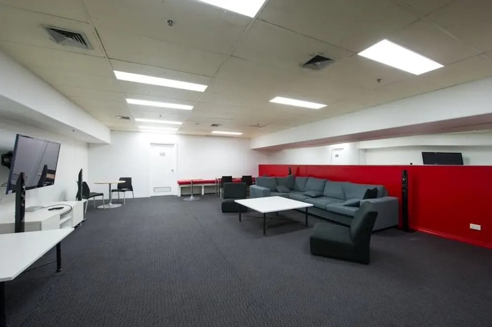 Holistay at Melbourne Central Apartment