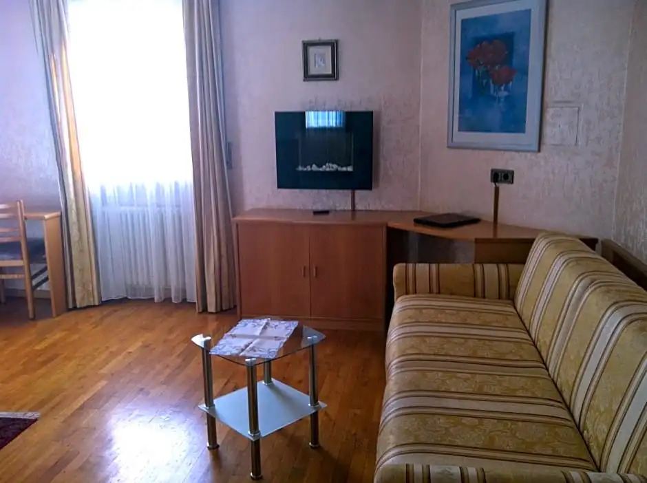 Hotel Serena