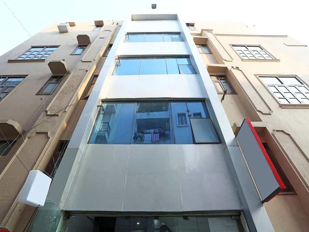 OYO 472 Hotel Sareen