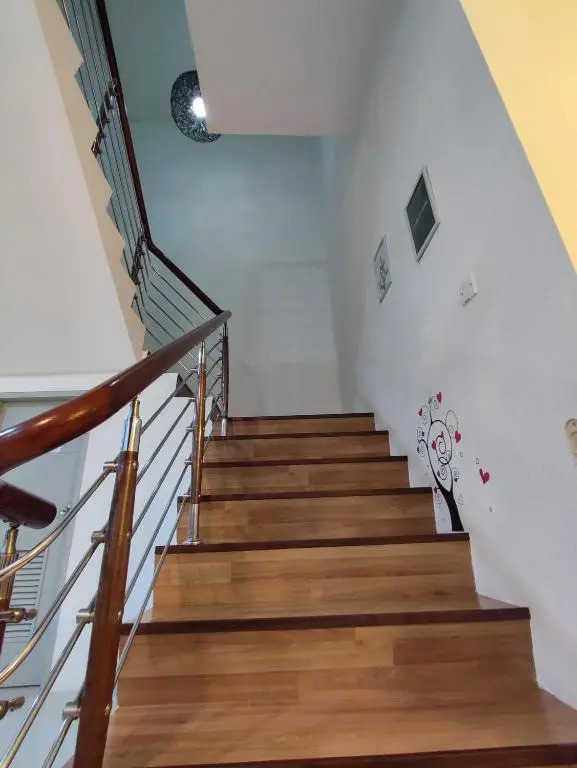 Triple Z Homestay Kuching - LANDED 14 PAX