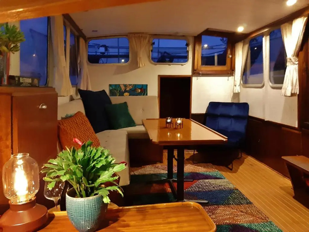 Motor Yacht Almaz